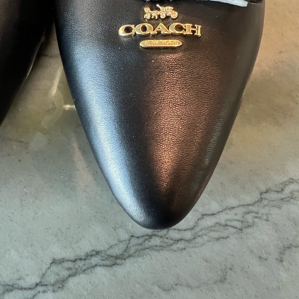 Elegant Coach Black Leather Ballet Flats - Picture 5 of 9